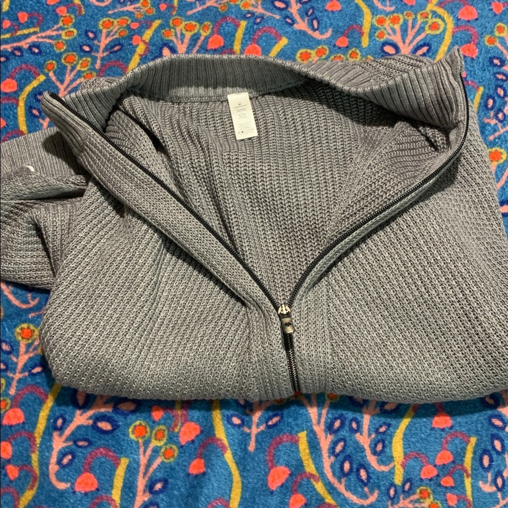 Like New lululemon Softer Still Cashmere Blend Wrap Sweater in Heathered Grey - Picture 15 of 16